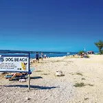 1 Bedroom Awesome In *
