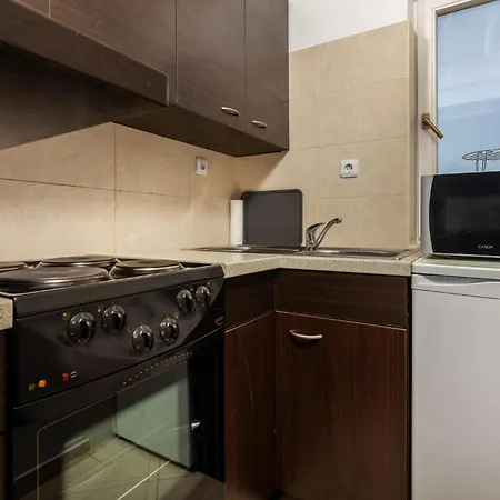 1 Bedroom Stunning In *
