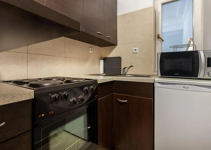 1 Bedroom Stunning In *