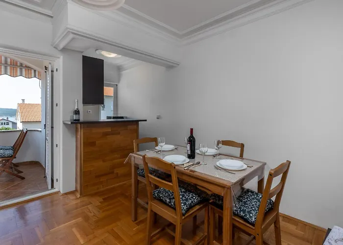 1 Bedroom Stunning In Apartament